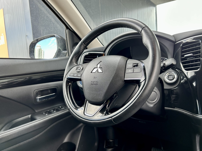 Mitsubishi Outlander III