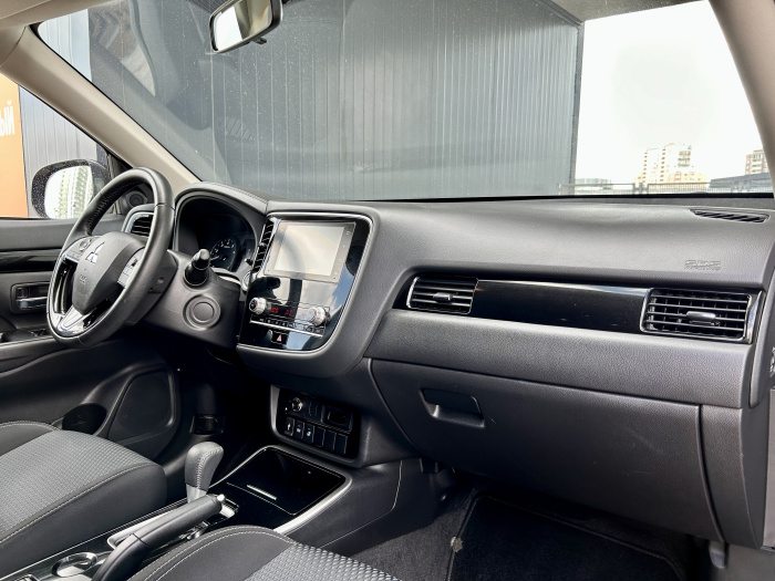 Mitsubishi Outlander III